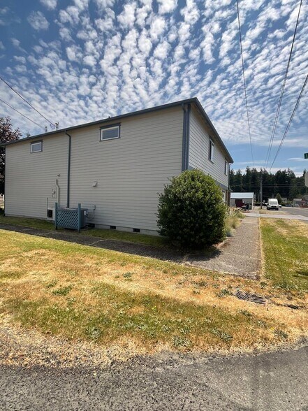 More Photos Of 152 Stage St N, Tenino Warehouse For Lease