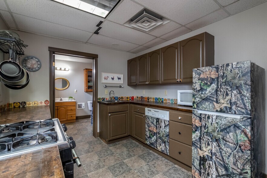 More Photos Of 609 S Middlefork Rd, Garden Valley Office For Sale