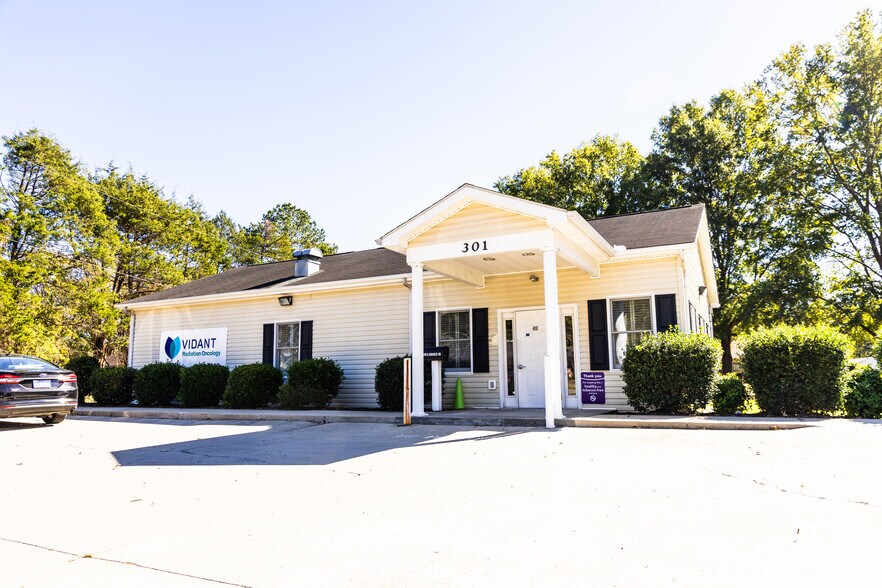 Primary Photo Of 310 Academy St, Ahoskie Medical For Sale