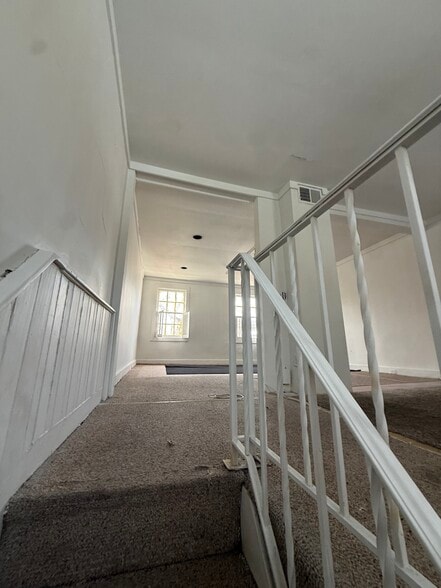 More Photos Of 1669 Wisconsin Ave NW, Washington Storefront For Lease