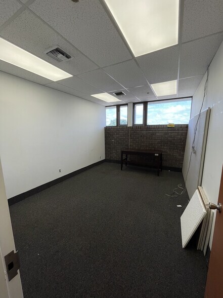 More Photos Of 107 Northern Blvd, Great Neck Medical For Lease