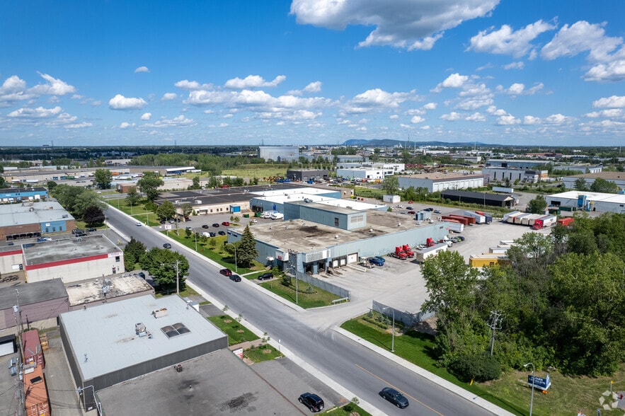More Photos Of 2270-2294 Rue De La Province, Longueuil Warehouse For Lease