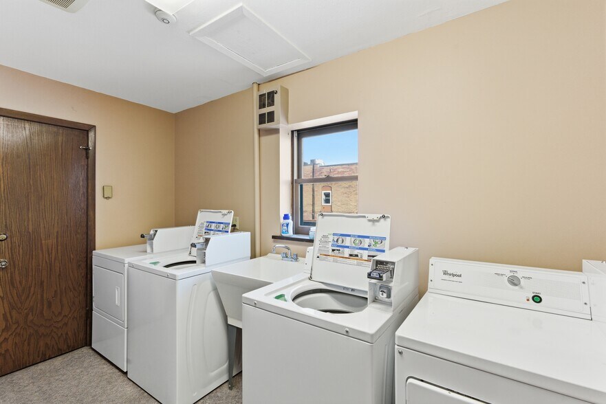 More Photos Of 218 Minnesota Ave NW, Bemidji Medical For Sale