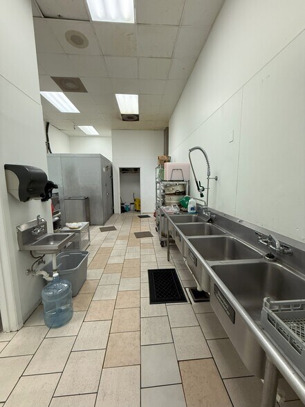 More Photos Of 6720 Chimney Rock Rd, Houston Restaurant For Lease