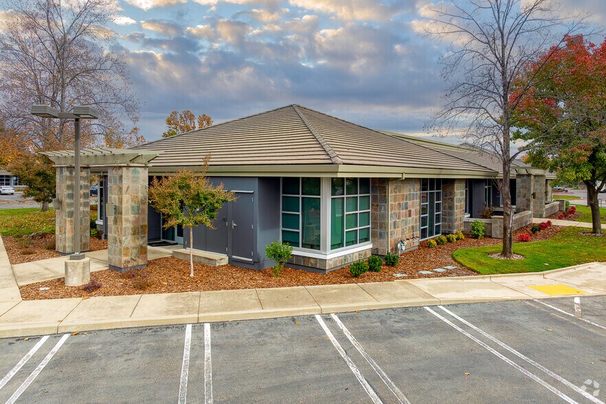 More Photos Of 943 Reserve Dr, Roseville Office For Sale