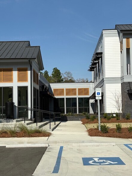 More Photos Of 255 New Riverside Village Way, Bluffton Medical For Lease