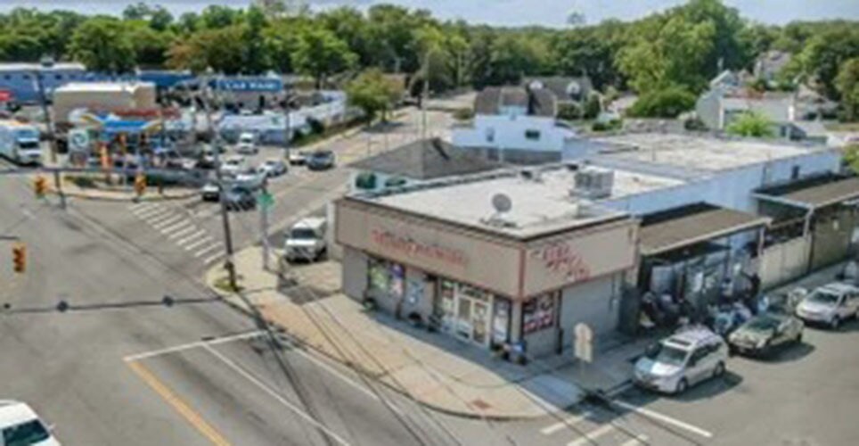 More Photos Of 926 Nassau Rd, Uniondale Freestanding For Sale