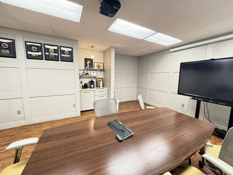 More Photos Of 3813 Eastern Ave SE, Grand Rapids Industrial For Sale