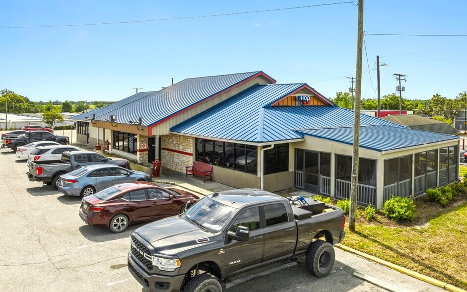Primary Photo Of 13100 Us Highway 301, Dade City Restaurant For Sale