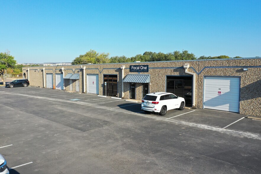 More Photos Of 5321 Industrial Oaks Blvd, Austin Unknown For Lease