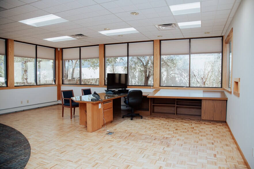 More Photos Of 2710 Delta Pl, Colorado Springs Office For Sale