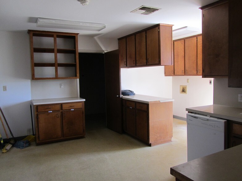 More Photos Of 1205-1211 W Austin St, Port Lavaca Office For Lease