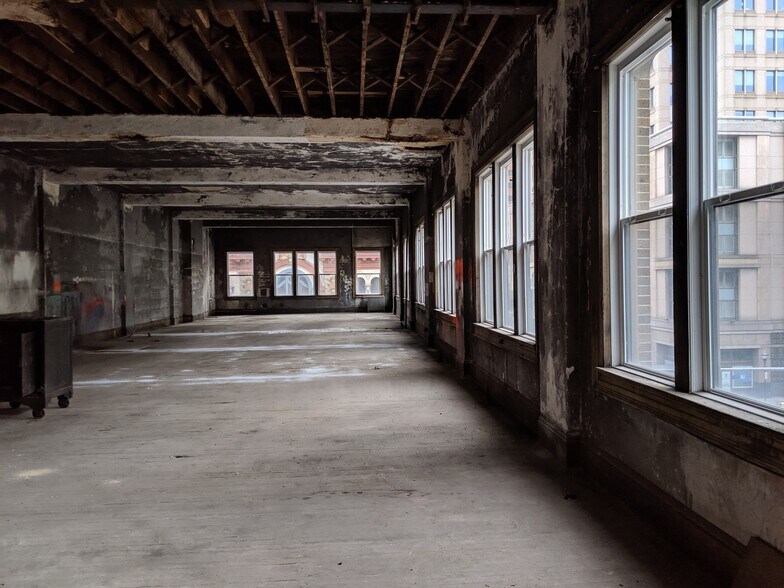 More Photos Of 400 E Baltimore St, Baltimore Storefront Retail Residential For Sale