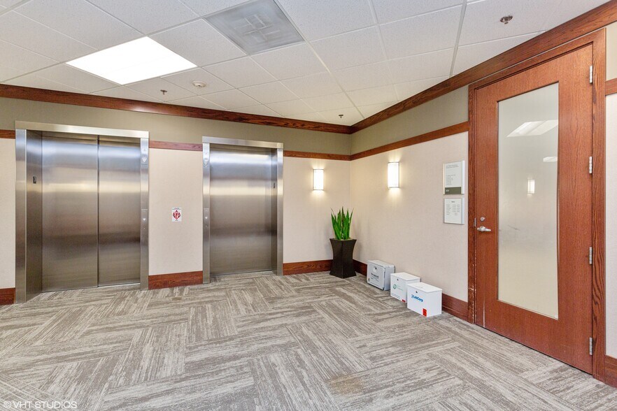 More Photos Of 1710 N Randall Rd, Elgin Medical For Lease