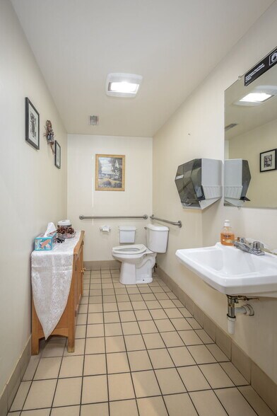 More Photos Of 314 Pioneer St, Akron Storefront For Sale