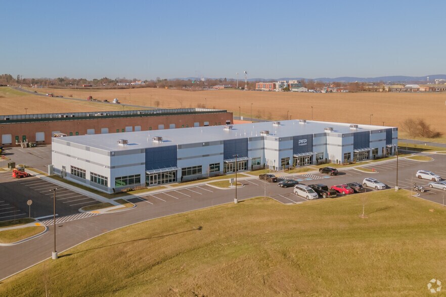 More Photos Of 1662 Bowmans Farm Rd, Frederick Light Distribution For Lease