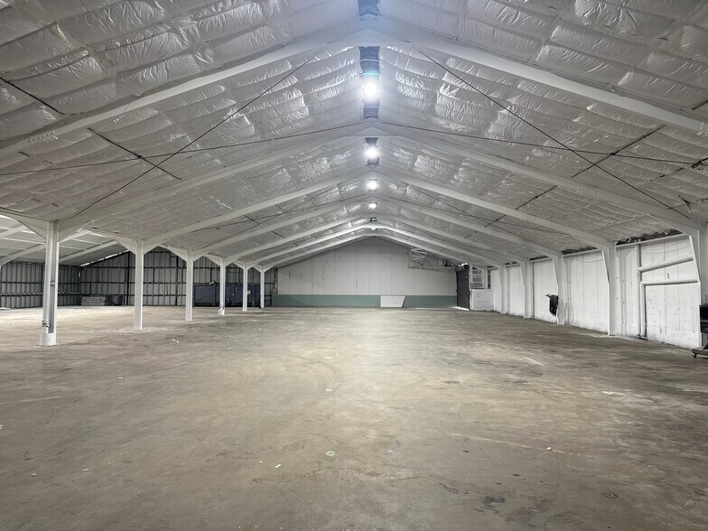 More Photos Of 8600 Hempstead Rd, Houston Warehouse For Lease