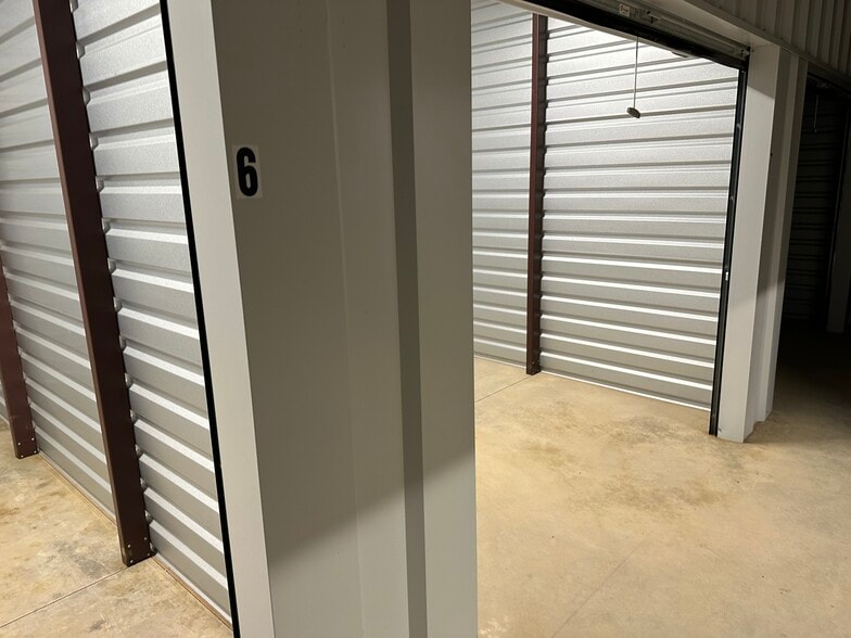 More Photos Of 147 N Pricetown Rd, Diamond Self Storage For Sale