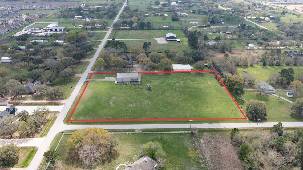 More Photos Of 10711 Hidden Lake Ln, Richmond Distribution For Sale