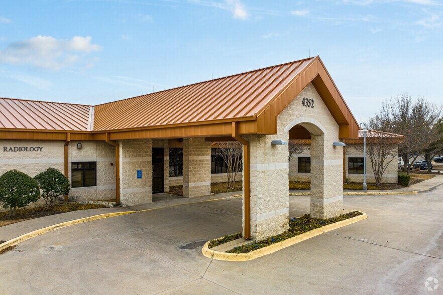 More Photos Of 4352 N Josey Ln, Carrollton Medical For Lease