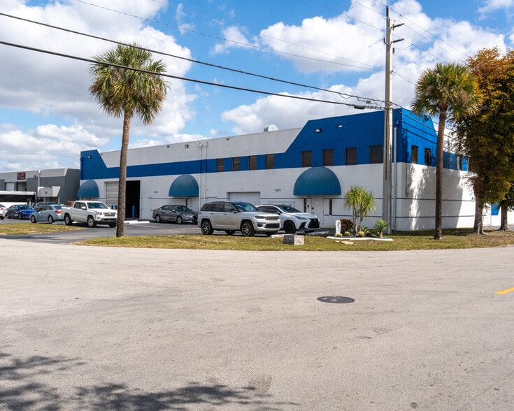 More Photos Of 7801-7821 W 25th Ct, Hialeah Warehouse For Lease