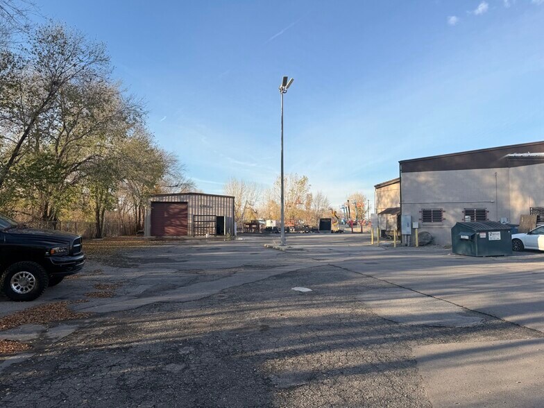 More Photos Of 2021 N Redwood Rd, Salt Lake City Warehouse For Lease