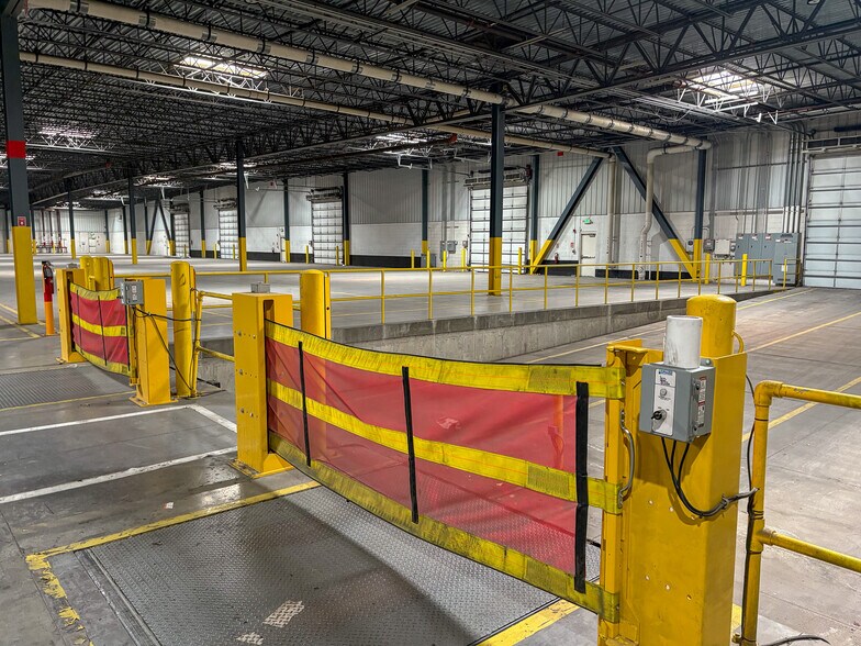 More Photos Of 3790 W Great Lakes Dr, Salt Lake City Manufacturing For Lease