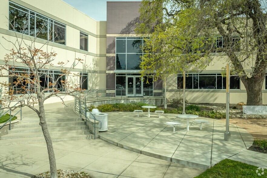 More Photos Of 9355 E Stockton Blvd, Elk Grove Office For Sale