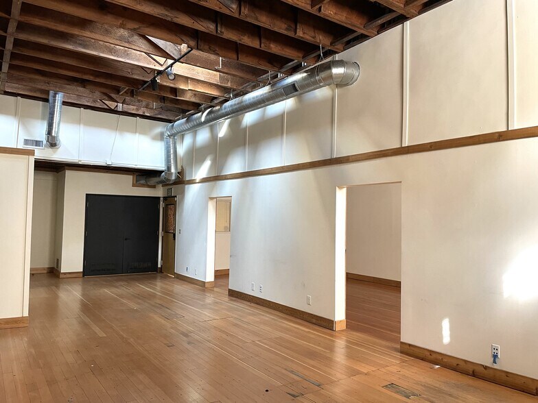 More Photos Of 706-708 Main St, Oregon City Loft Creative Space For Lease