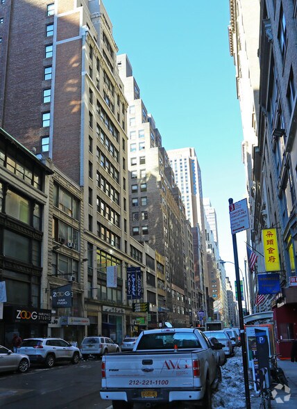 More Photos Of 42 W 38th St, New York Office For Lease