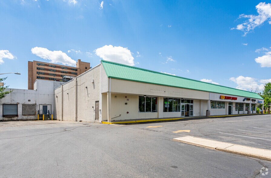 More Photos Of 1600 E Saint Georges Ave, Linden Restaurant For Sale