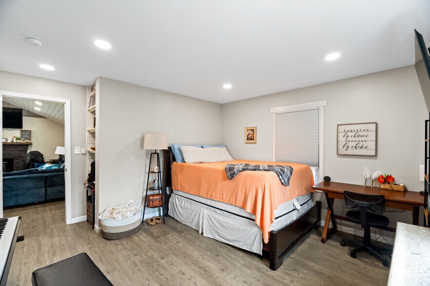 More Photos Of 217 W 28th St, Buena Vista Apartments For Sale