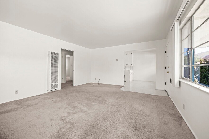 More Photos Of 11 N Dunning St, Ventura Apartments For Sale