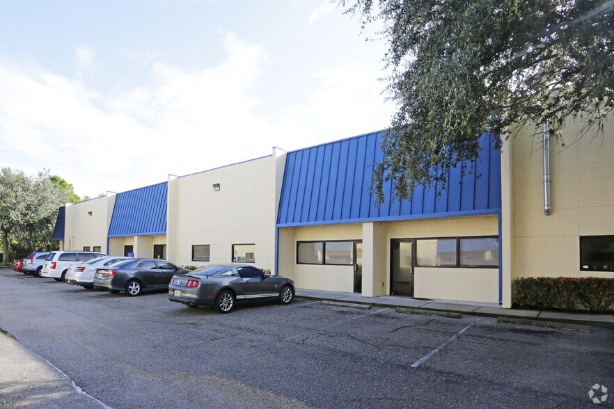 More Photos Of 723 Commerce Dr, Venice Unknown For Lease