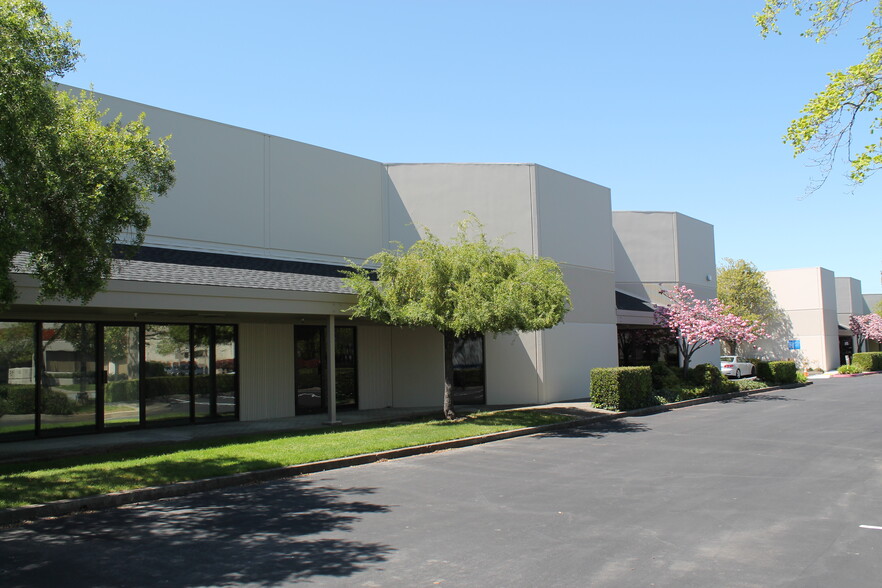 Primary Photo Of 15 Leveroni Ct, Novato Flex For Lease