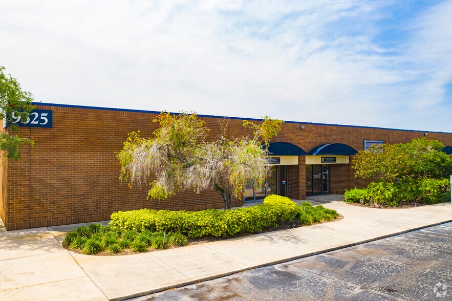More Photos Of 9280 Bay Plaza Blvd, Tampa Unknown For Lease