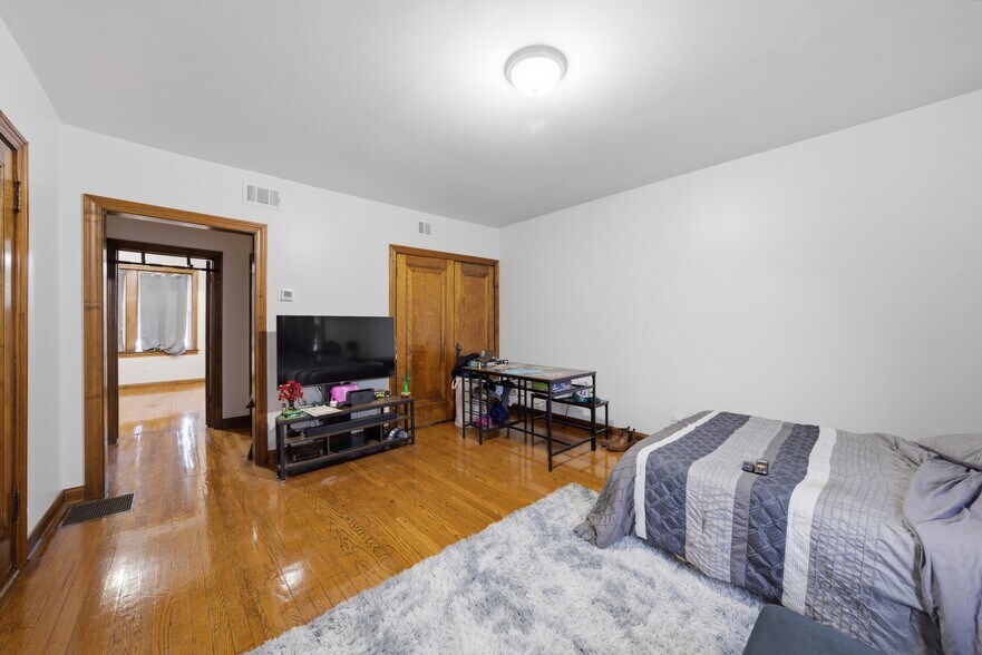 More Photos Of 2119 S 51st Ave, Cicero Apartments For Sale