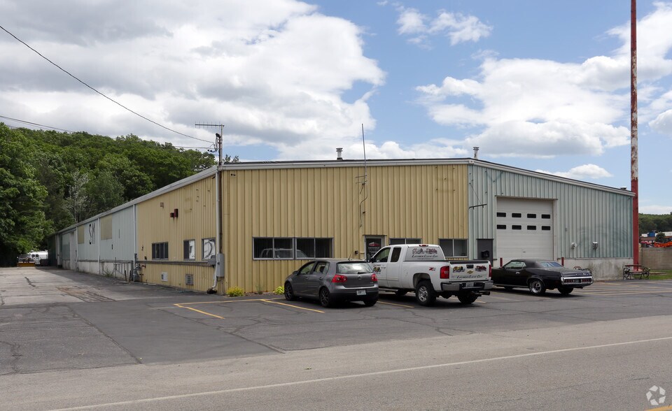Primary Photo Of 6 Lark Industrial Pky, Greenville Self Storage For Lease
