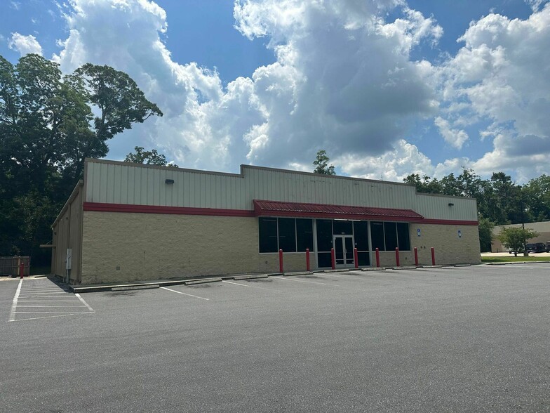 Primary Photo Of 702 S Waukesha St, Bonifay Freestanding For Lease