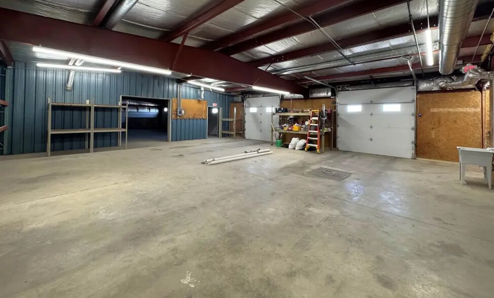 More Photos Of 633 1st Ave, Monroe Showroom For Sale