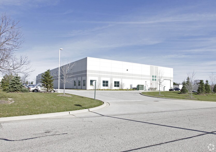 More Photos Of 1940 USG Dr, Libertyville Manufacturing For Lease