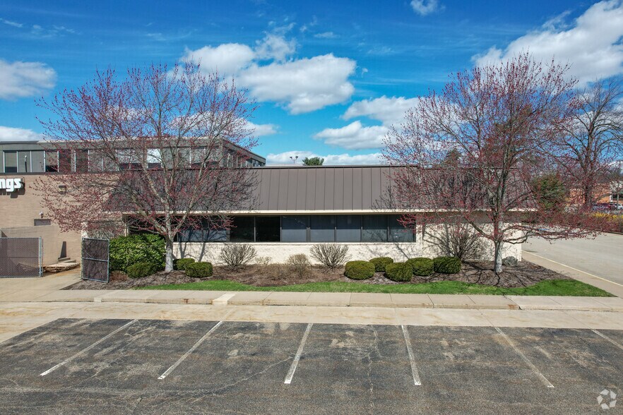 More Photos Of 2400 Leechburg Rd, New Kensington Office For Lease