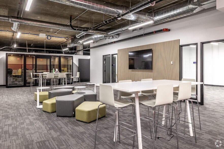 More Photos Of 204 12th St, Des Moines Coworking Space