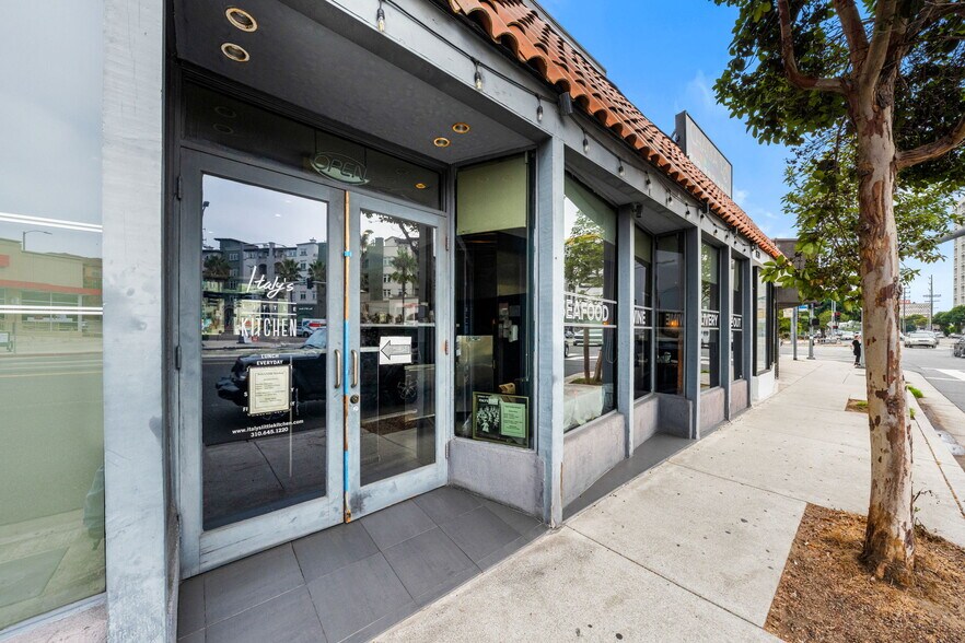 More Photos Of 8516-8524 Lincoln Blvd, Los Angeles Restaurant For Lease