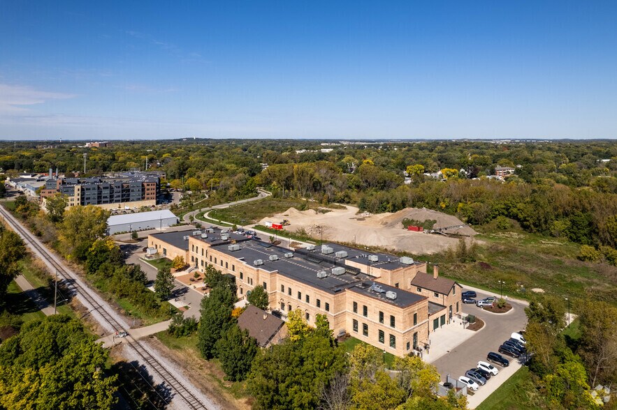 More Photos Of 3241 Garver Grn, Madison Freestanding For Lease