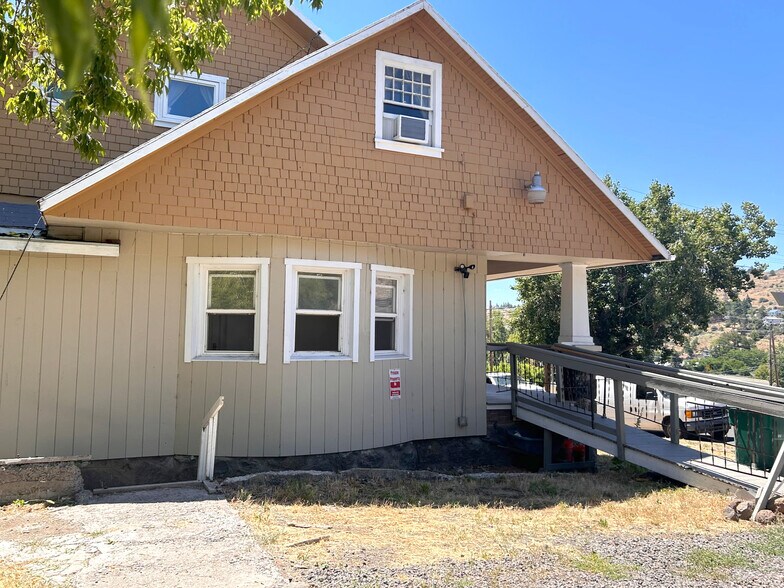 More Photos Of 213 Cedar St, Klamath Falls Apartments For Sale