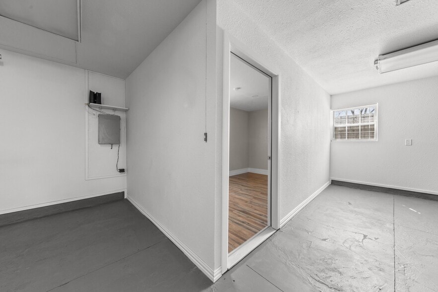 More Photos Of 210 W Dunn Ave, Killeen Office For Sale