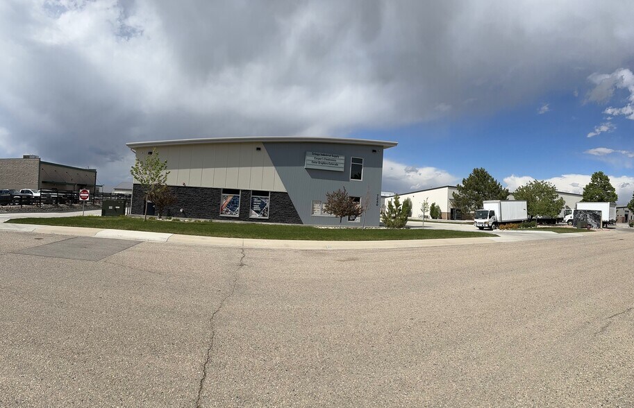 More Photos Of 7240 Greendale, Windsor Warehouse For Lease