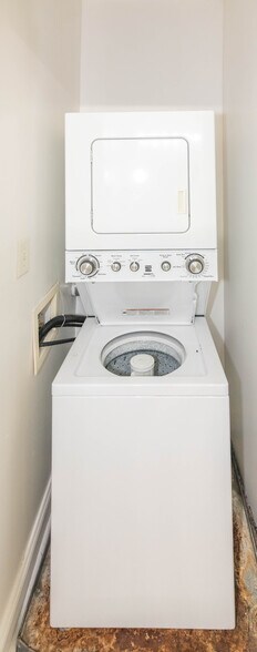 More Photos Of 2445 Lakeview Ave, Baltimore Apartments For Sale