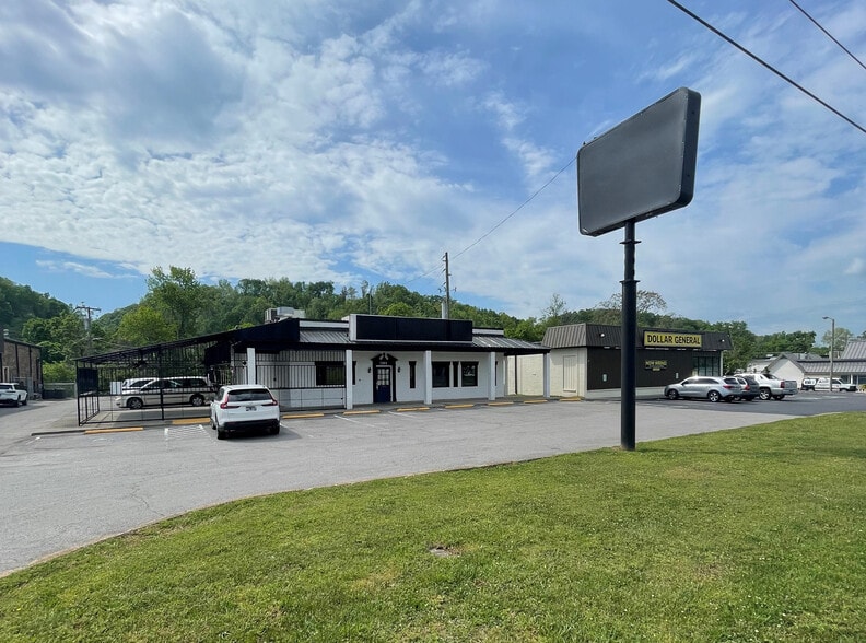 Primary Photo Of 7105 Old Harding Pike, Nashville Restaurant For Lease